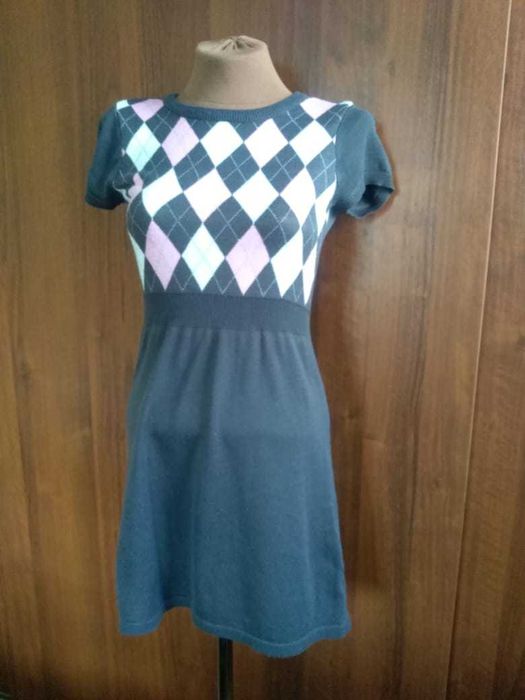 Разгружаю гардероб. Платья