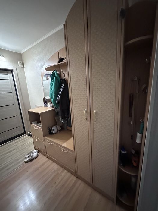Продам гарнитур в прихожую