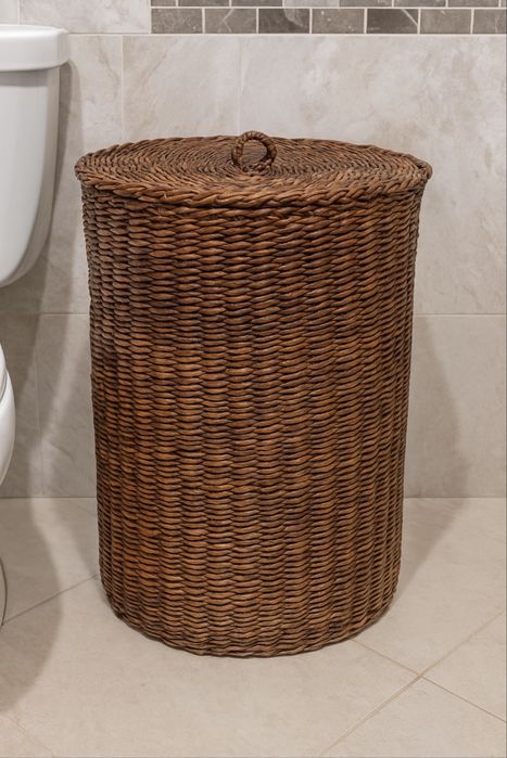 Плетеная корзина для белья