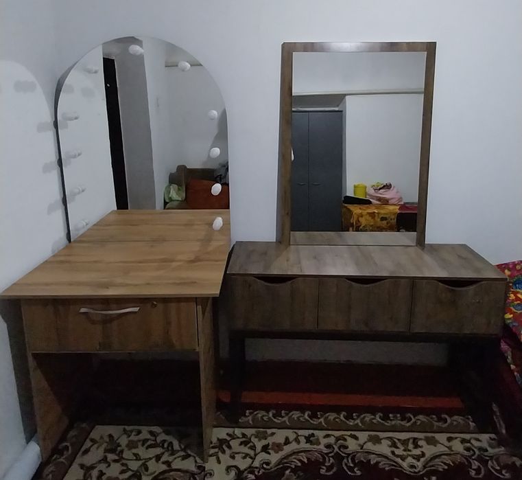 Стол парикмахерское