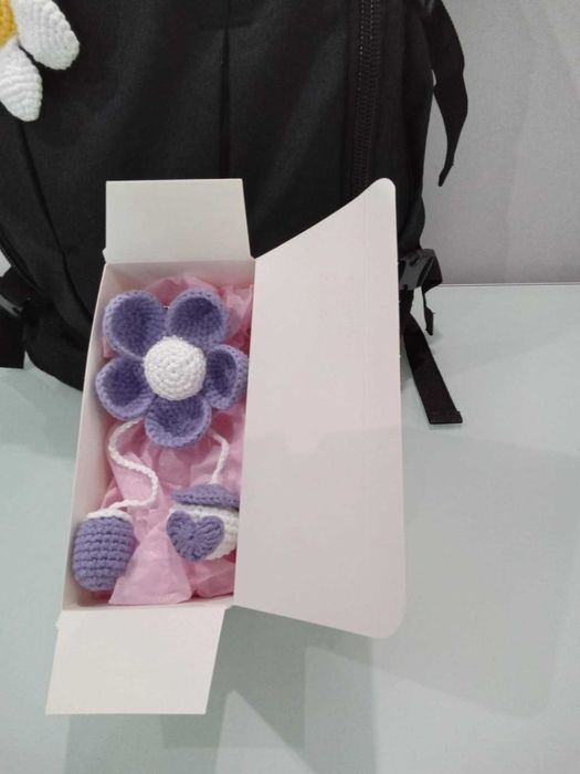 Ръчно изработени аксесоари за раници, чанти и ключове