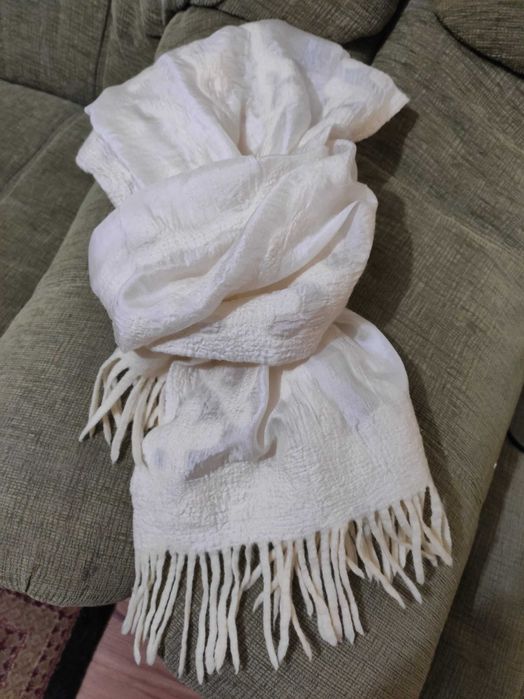 Шарф валяный из шерсти и шелка. Новый.