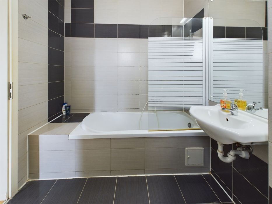 Inchiriez / regim hotelier apartament cu 3 camere