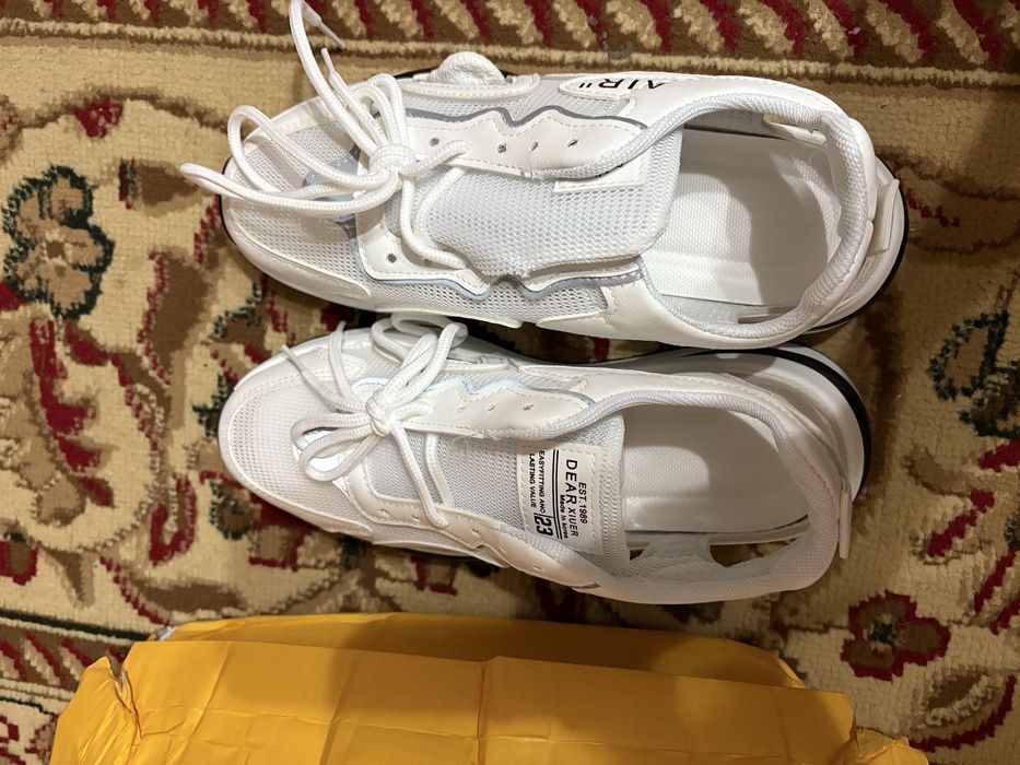 Продам кроссовки новые