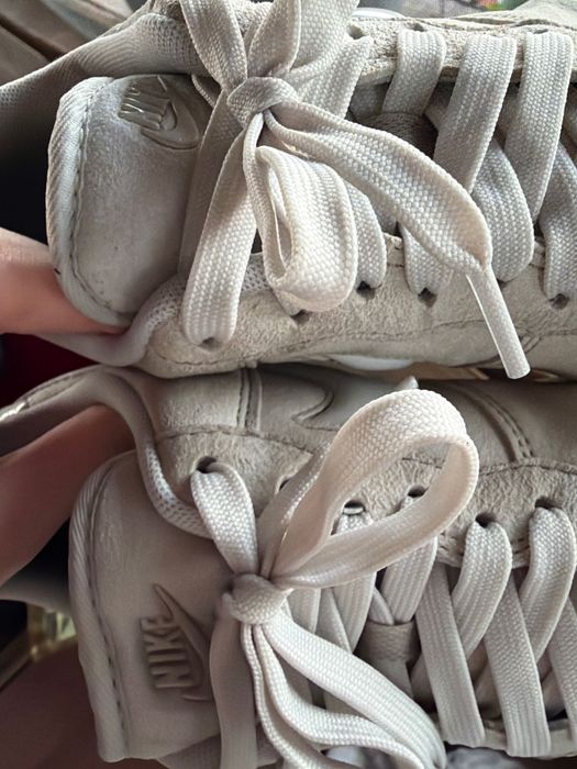 Nike Air Force 1, номер 40,5, от велур в цвят екрю