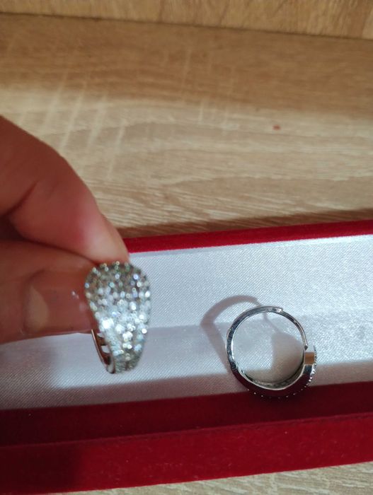 обеци медицинска стомана с камъчета