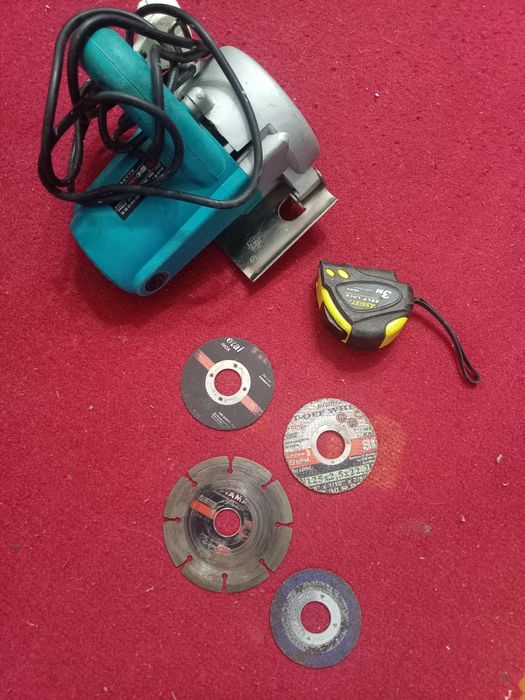 Продам электро кафелерезка ( с алмазным диском)