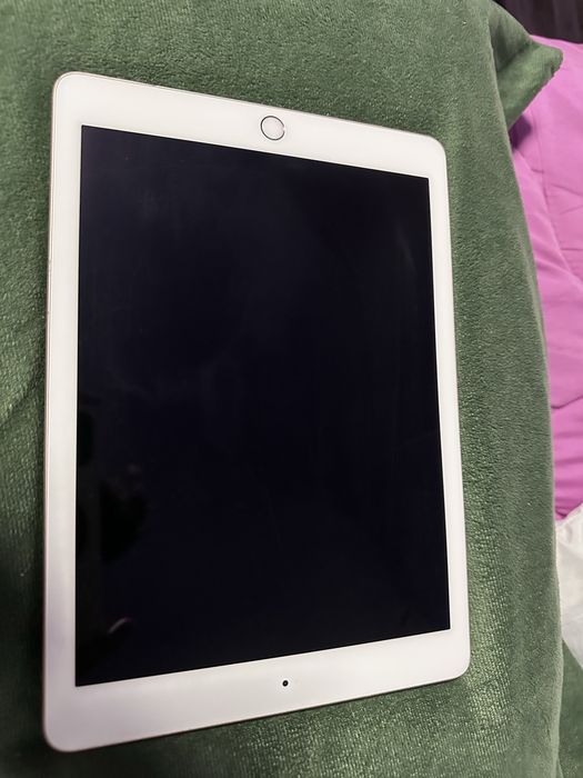 iPad generatia a 6 a (2018)