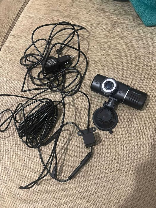 Vand Camera Auto Video Tripla De Bord DVR Loosafe® Road Team Pro