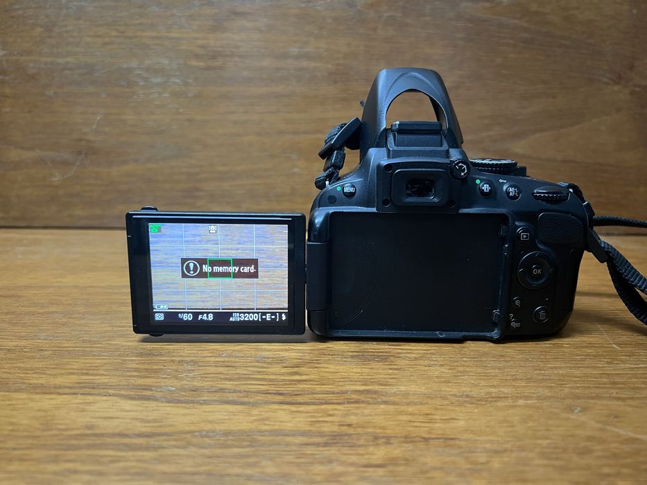 Nikon D5100 18-55mm комплект