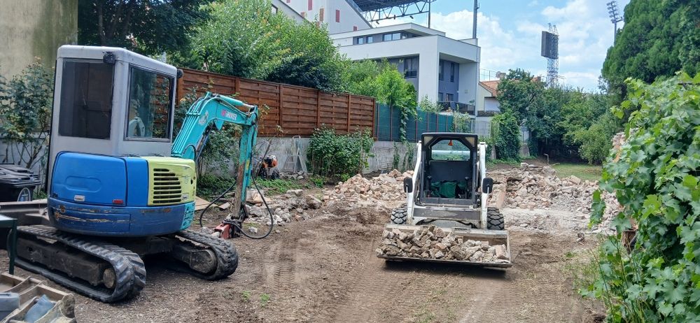 inchiriez miniexcavator cu picon demolari bobcat transport  moloz etc