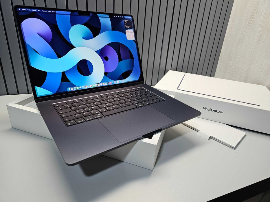 ПРОДАМ Macbook Air 15" inch M2 (8GB/256GB). Практический НОВОЕ 100%