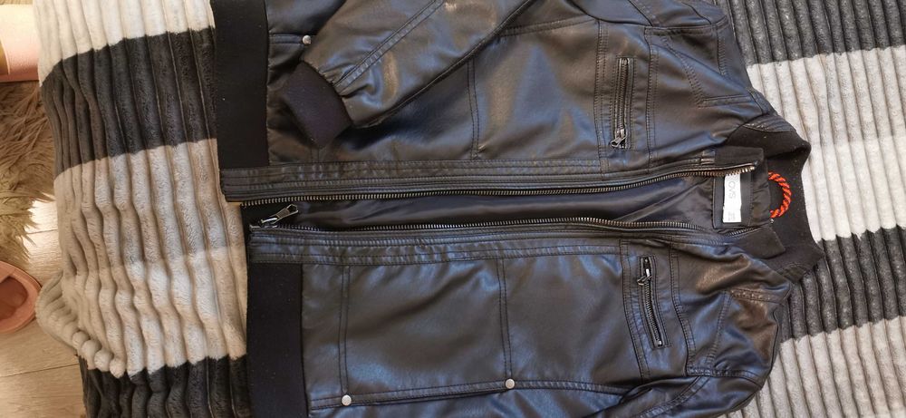 Черно кожено пролетно яке. OVS146/10-11 години