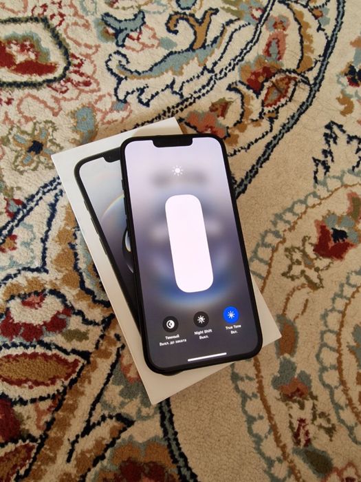 iPhone 16e в идеальном состоянии