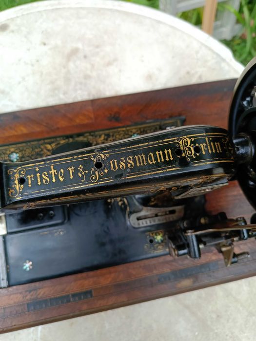 Стара немска шевна машна