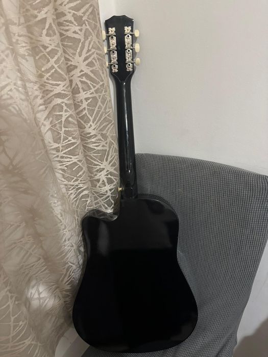 Акустически Гитара