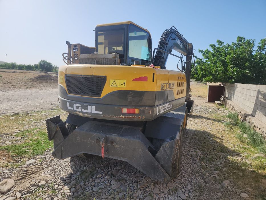 Экскаватор 9,5 тонна