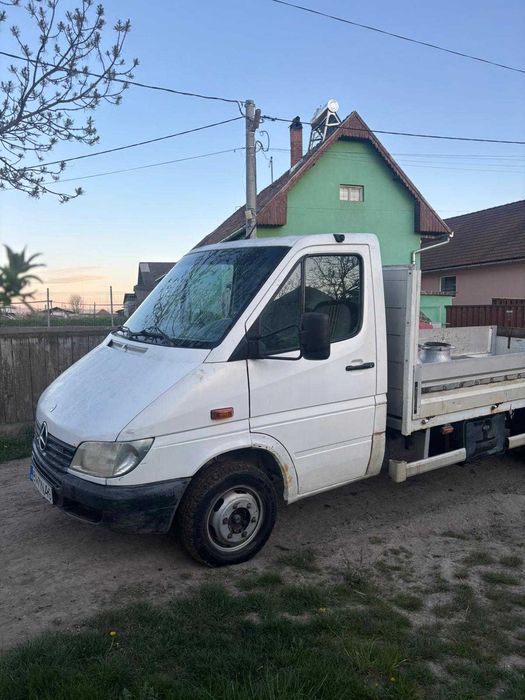 Mercedes Sprinter 413 platform