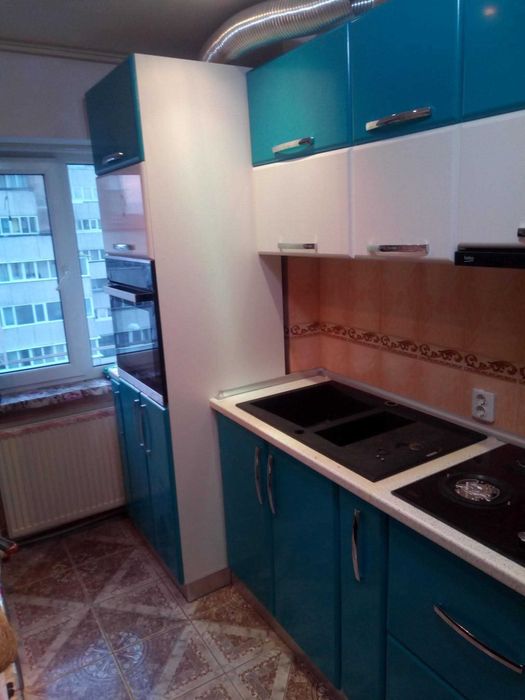 Bucătărie și living complete, aproape noi