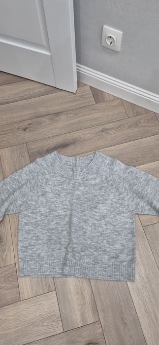 Продам джинсы, кофты  по 200 тенге