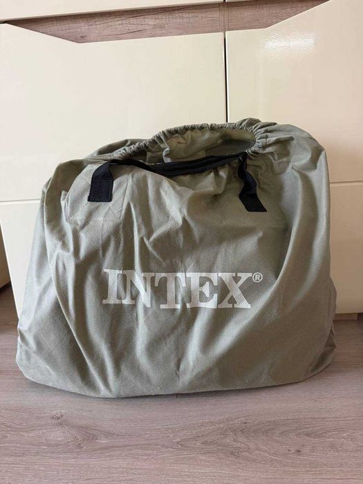 Надуваем матрак с вградена помпа INTEX / Двоен