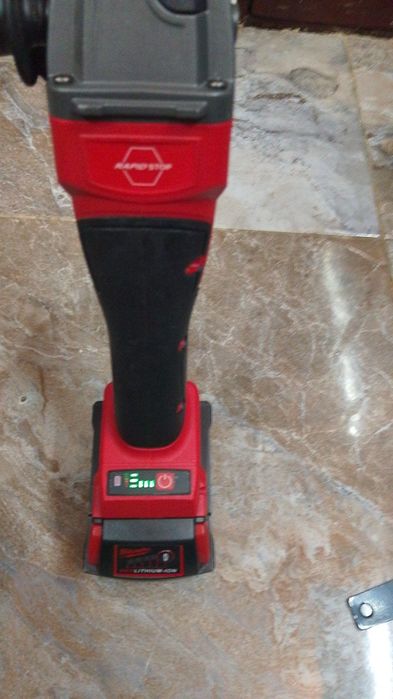 Flex cu variator Milwaukee cu baterie  6A