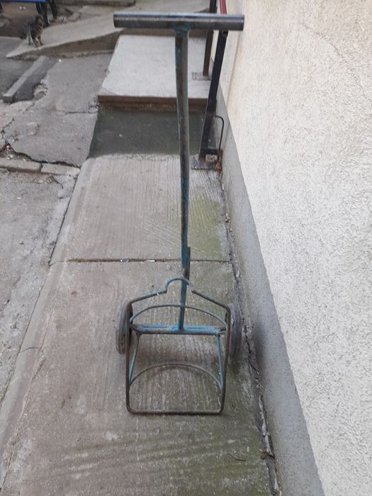 Vînd cărucior butelie*