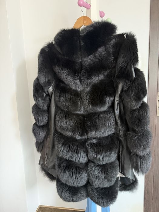 Haina din blana de vulpe lunga