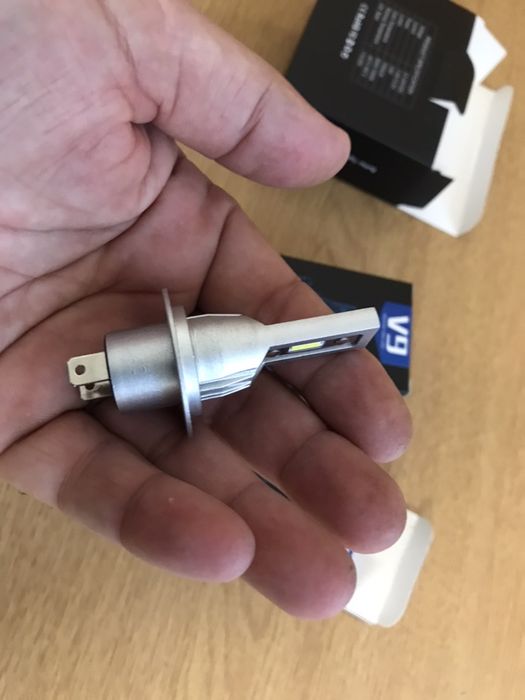 Vand becuri led model H7 auto moto noi.