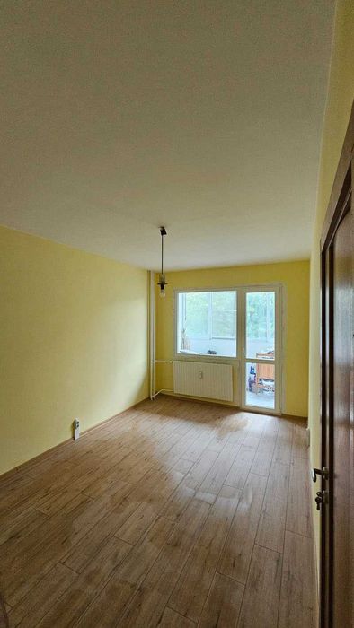 Тристаен за продажба в ж.к Дружба 2