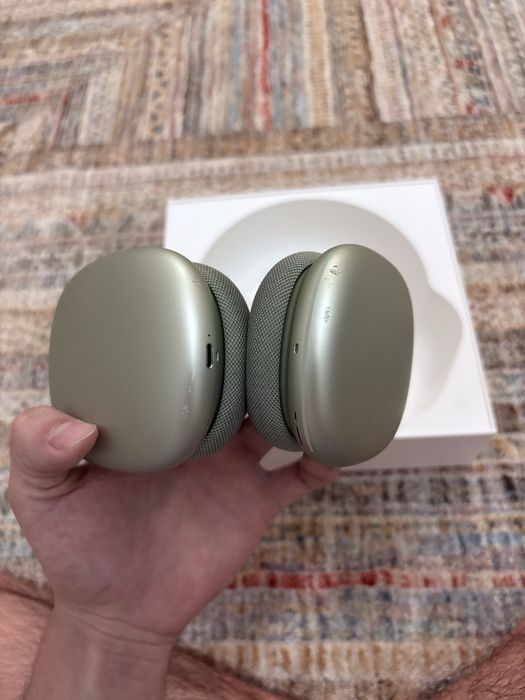 Airpods Max.    .