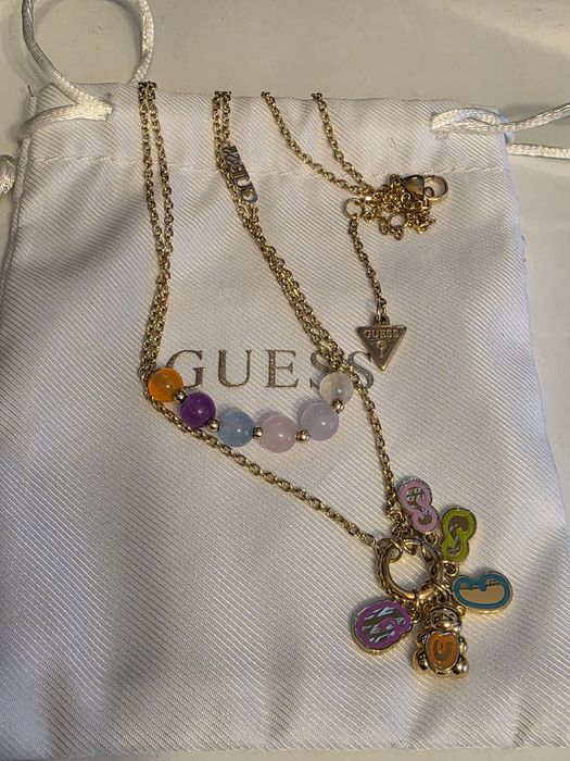 Guess колие с естествени камъни