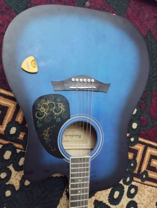 Срочно сотилади Гитара акустическая размер 41