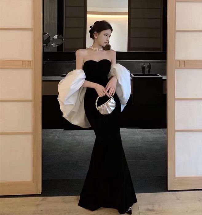 Продаю платья 10.000