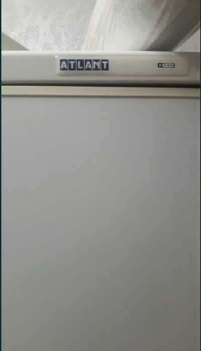 Продается холодильник "Атлант".