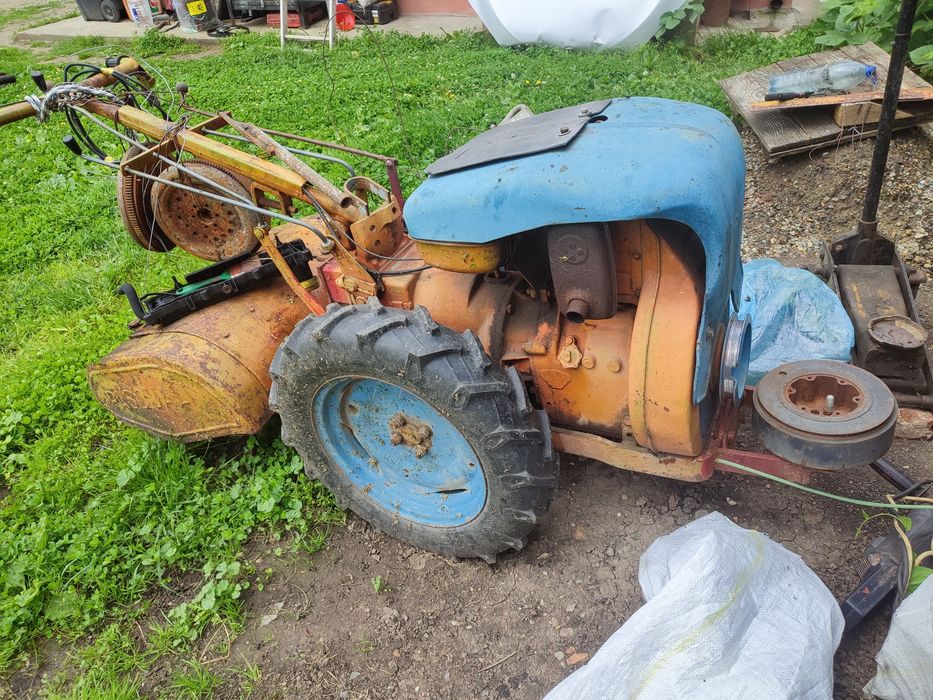 Vând motocultor pascuali lombardini