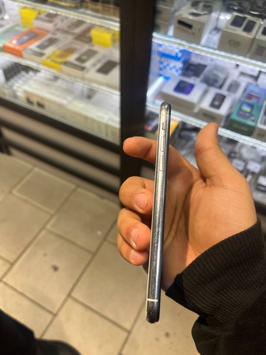 IPhone X yaxw holatda