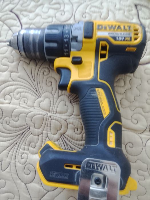 Corp Dewalt DCD 791  si incarcator DCB 113
