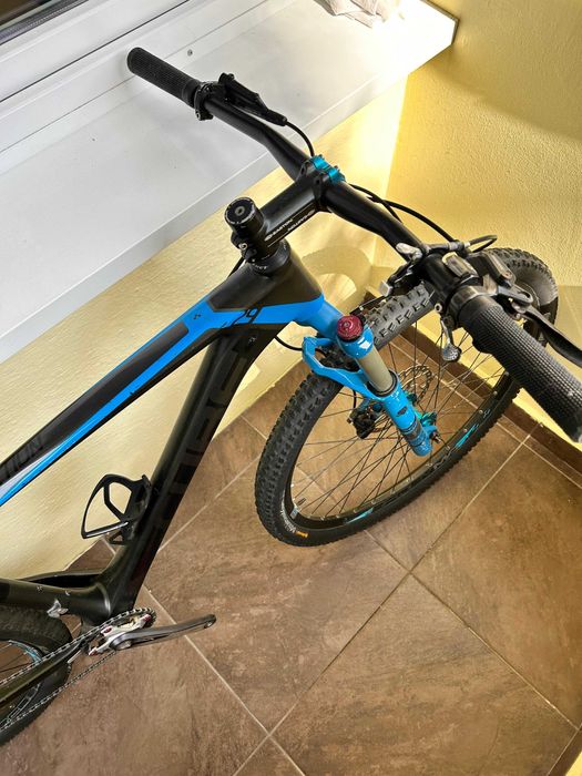 Bicicleta Cube Reaction Carbon 29