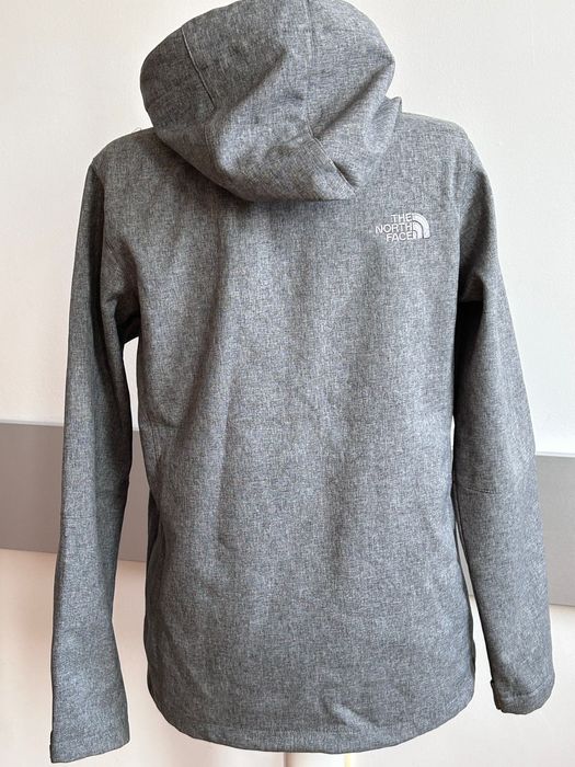The north face хубаво сиво дамско яке тип Софт Шел