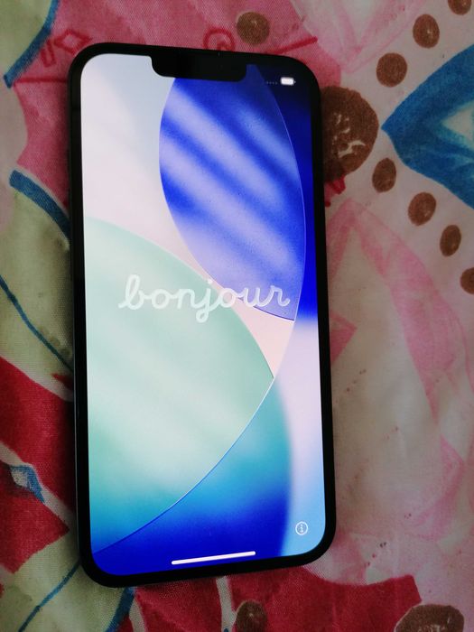 Неразличим от нов! Iphone 13 128/4