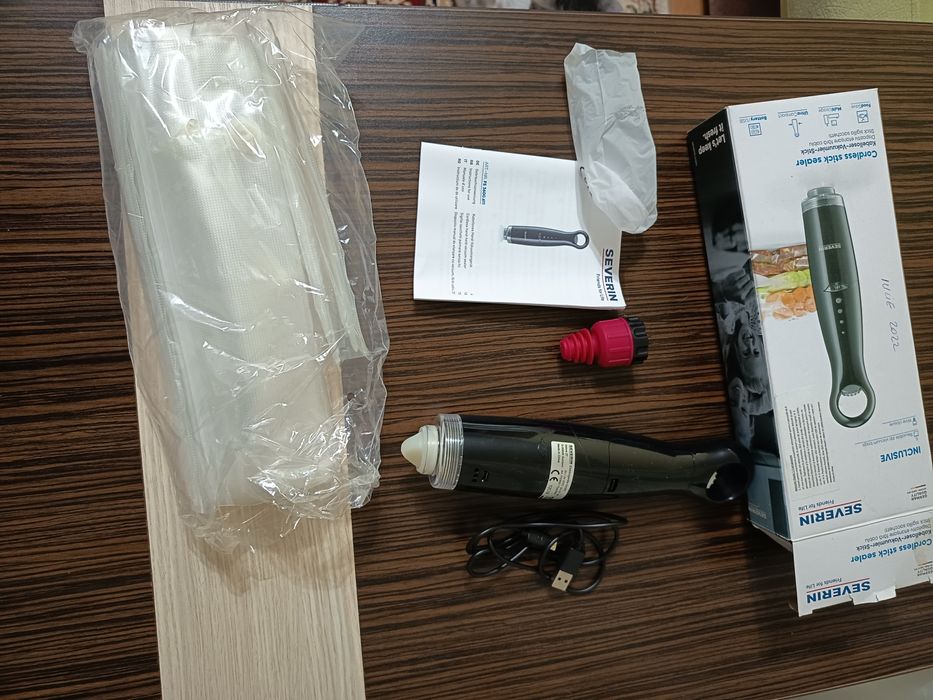 Aparat de vidat alimentare usb, conține pungi și dop