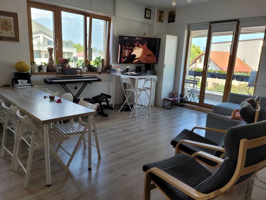 Apartament 4 camere decomandat, Damaroaia