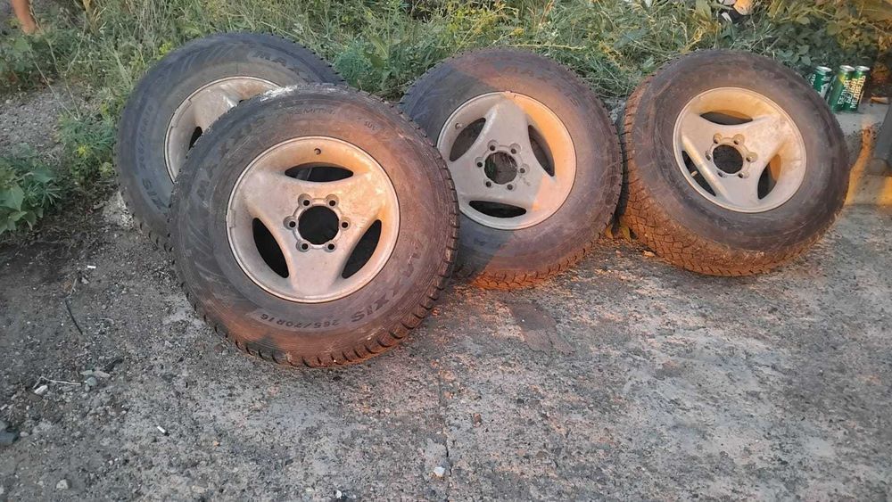 Диски с шинами R 16 265/70.