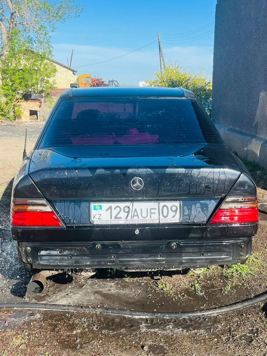 Mercedes-Benz W124