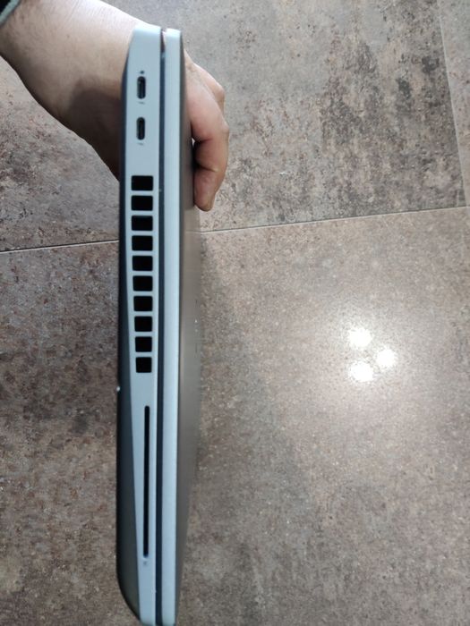 Laptop DELL Precision 3561