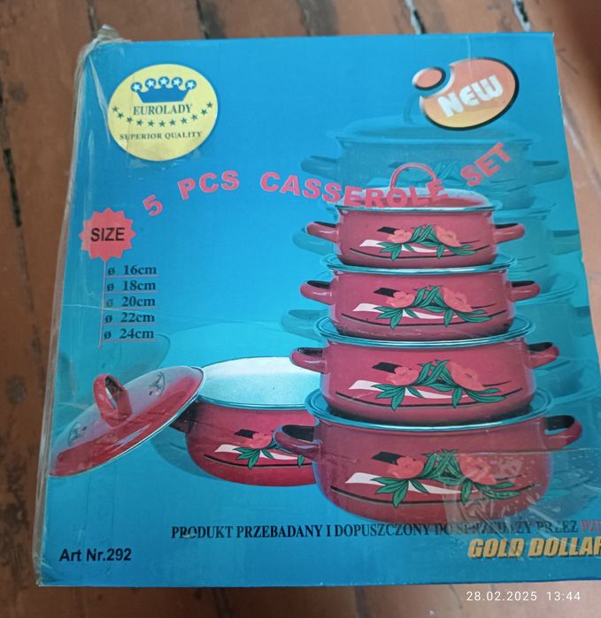 Продаётся набор кастрюль.