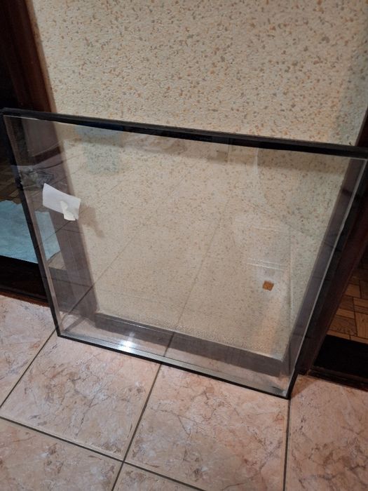 Стекло на балконную дверь