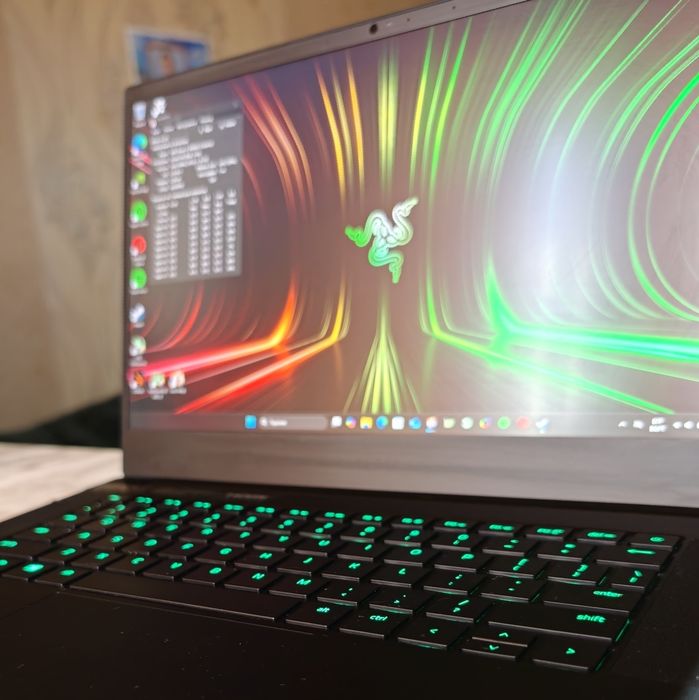 14' 2.5K 165Hz Ryzen 9 5900HX Razer Blade Advanced 16GB DDR4/1TBNVMe/Nvidia RTX 3080 8GB/