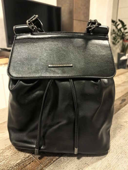 Нова дамска раница